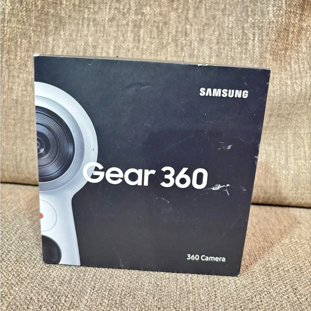 BRAND NEW: Samsung Gear 360 with Accessories